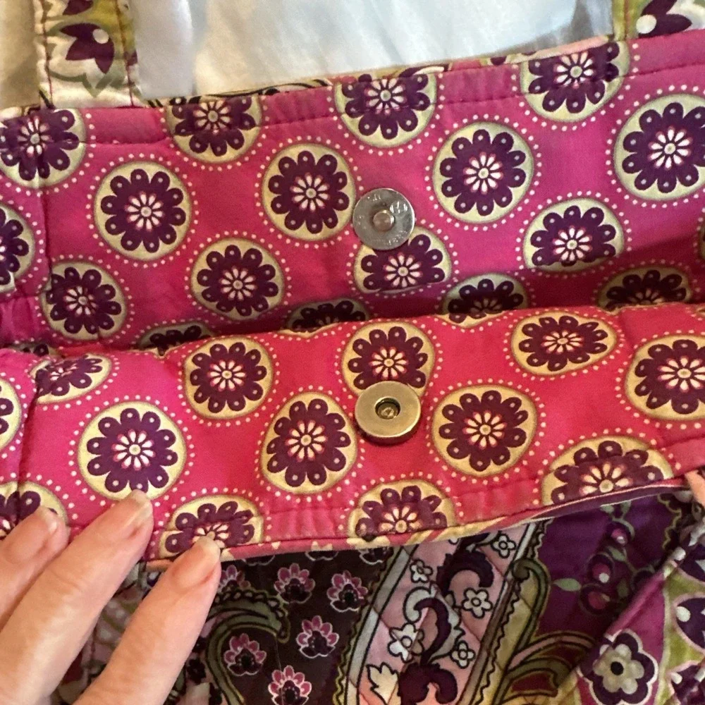 Vera Bradley Retired VERY BERRY PAISLEY Laura Shoulder Bag Pink & Purple